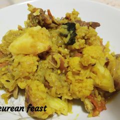 A picture of Muri ghonto/Bengali fish head with rice.