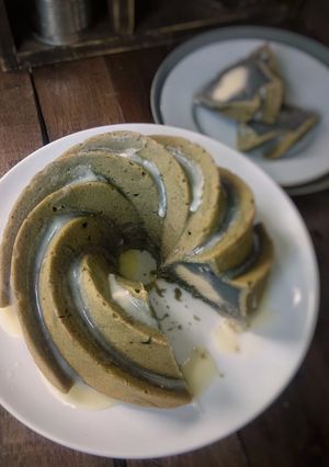 Foto resep Sweet Potato Bundt Cake with Cream Cheese Filling