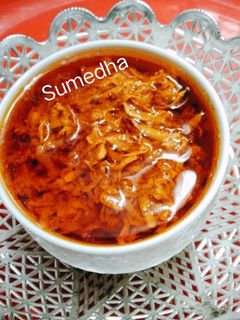 ओल्या हळदीचे लोणचे (Olya haldiche lonche recipe in marathi) रेसिपी चे मुख्य फोटो 