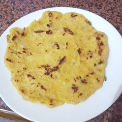 A picture of Aloo cheela.