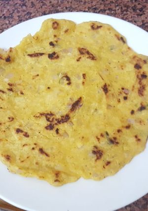 A picture of Aloo cheela.