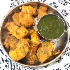 A picture of Paneer Pakoda.
