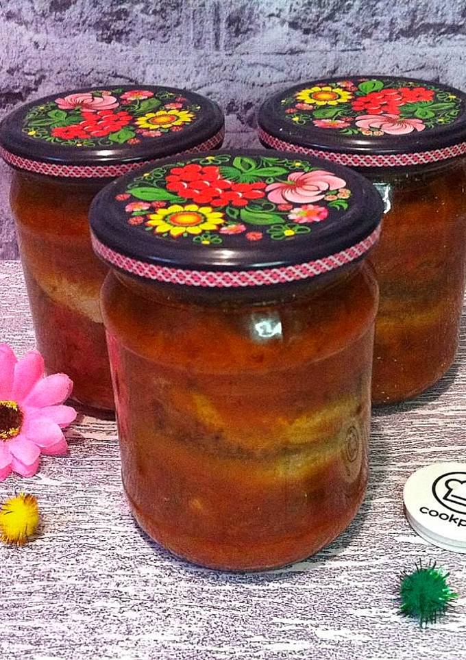 Консервована кілька в томаті з овочами