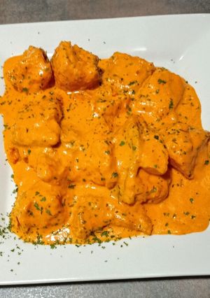 Una foto de Bacalao skrei en salsa de piquillo