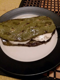 Una foto de Quesadilla de nopal con queso