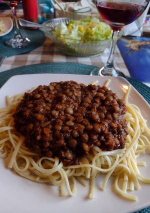 Una foto de Boloñesa de lentejas y tallarines