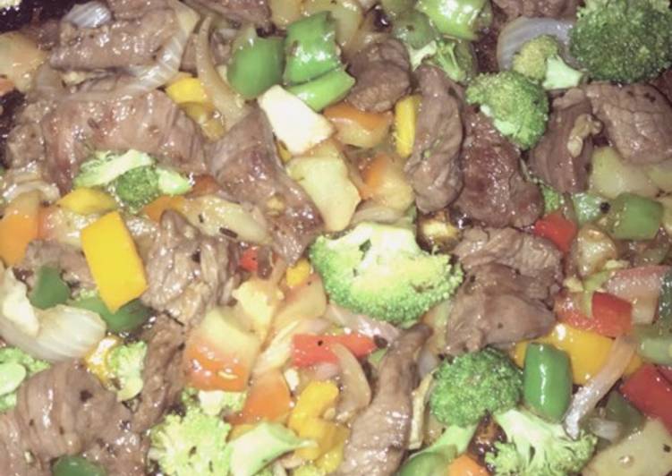 Steps to Make Quick Steak and broccoli 🥦 stir fry
