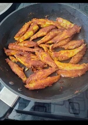 A picture of Macha bhaja(fish fry).