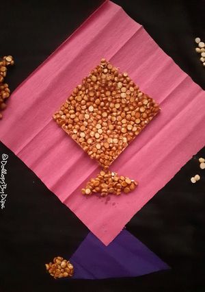A picture of Daliya Chikki (Roasted gram brittles).