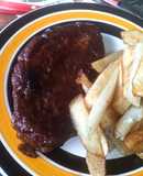 Bifes de seitán con papas fritas