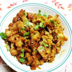 A picture of Crispy fried Aloo Gobi.