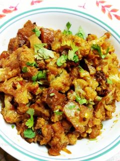 A picture of Crispy fried Aloo Gobi.