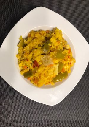 Una foto de Arroz con Bacalao, Verduras y Surimi