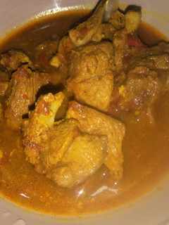 A picture of Curry and garlic soup.