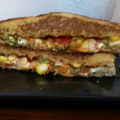 A picture of Pizza Vegetables sandwich.