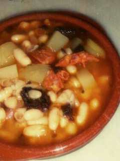 Una foto de Fabada asturiana sin olla a presión