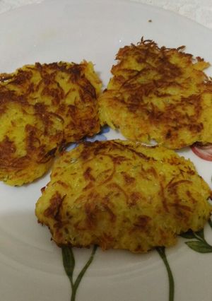 Foto di Rosti di patate,curry,rosmarino,peperoncino..