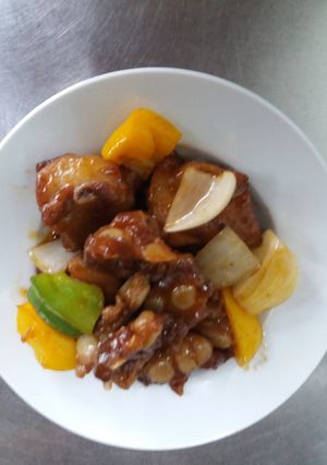 Hình của món Sườn xào chua ngọt.