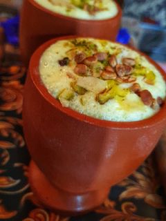 केसरिया ड्राई फ्रूटस लस्सी (kesariya dry fruits lassi recipe in Hindi) रेसिपी मुख्य फोटो