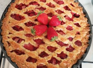 Epres-rebarbarás pite 🍓 recept fotója