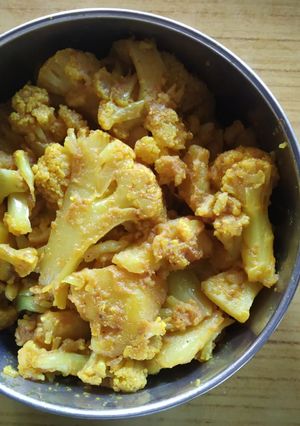 A picture of Aaloo gobhi vegetable.