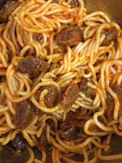 Una foto de Spaghetti picante con morcilla de calabaza