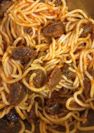 Una foto de Spaghetti picante con morcilla de calabaza