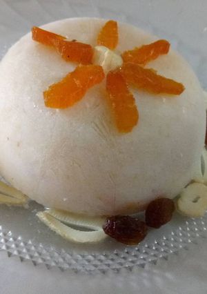 A picture of Dry dates (chhuara) yogurt.