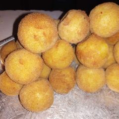 A picture of Yam balls.