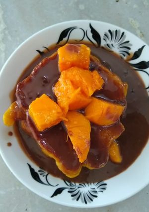 A picture of Chocolate mango pancakes.