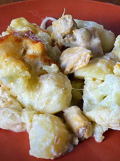 Foto principal de Pollo con patatas y coliflor