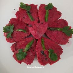 A picture of Beetroot muffin khaman.