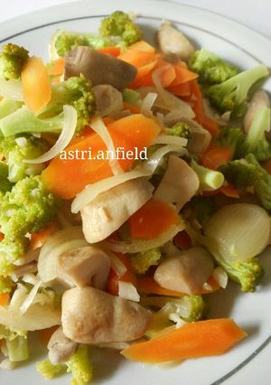 Foto resep Tumis Brokoli Wortel Jamur