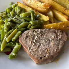 A picture of Tuna steak.