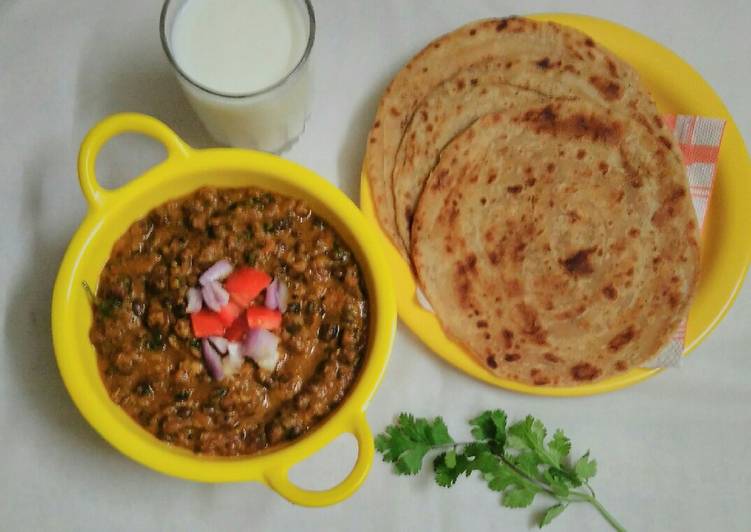 Whole tuvar curry
