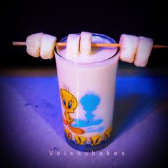A picture of Banana Thandai Smoothie.