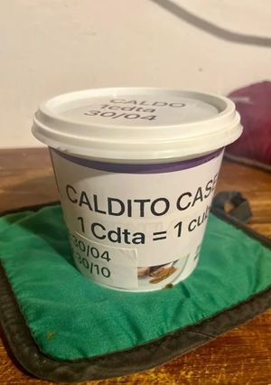 Una foto de Caldito Casero