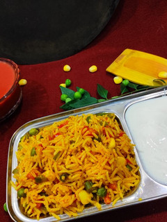 તવા પુલાવ (Tava Pulao Recipe In Gujarati) રેસીપી મુખ્ય ફોટો