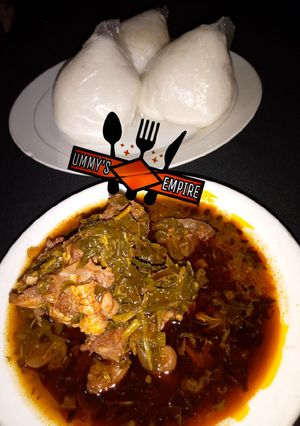 A picture of Tuwon shinkafa with Ugu/ waterleaf soup.