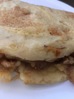 Una foto de Panqueque de avena con manzana y nuez