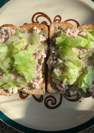A picture of Tuna Sandwich.