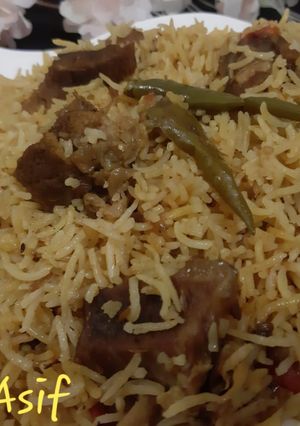 A picture of Beef Yakhni Pulao.