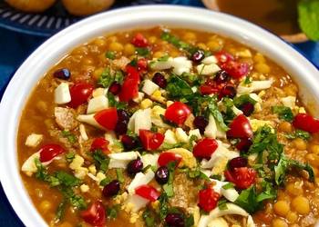 Ready to Serve Fuchka chickpeas in spicy masala Delicious Steady