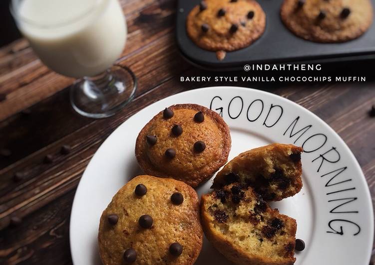 Langkah Mudah untuk Membuat Bakery Style Vanilla Chocochips Muffin, Lezat Sekali
