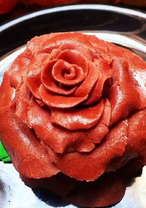 A picture of Red Velvet Cake(Rose Themed).