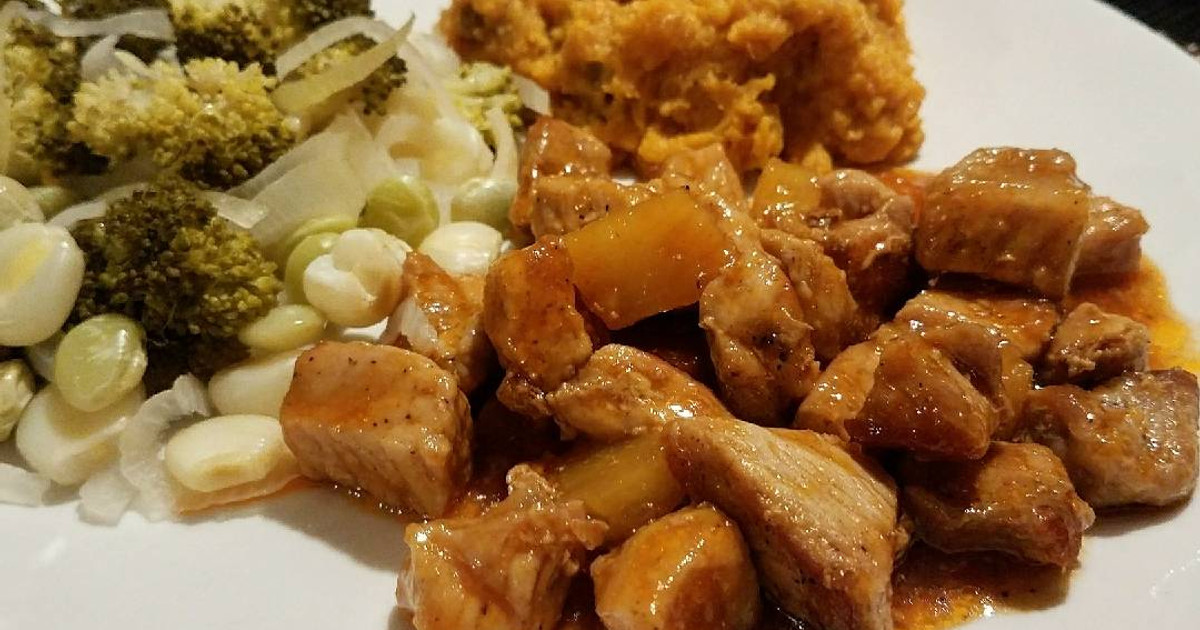 Cerdo Agridulce Con Piña, Puré De Camote Y Ensalada De Mamá Receta de ...