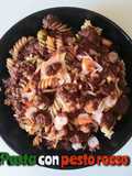 Ensalada de pasta con pesto rosso en Mambo