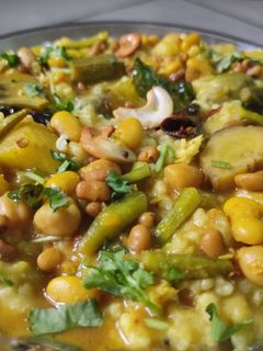 கோயில் கதம்ப சாதம் (Kovil Kathamba Saatham Recipe in Tamil) செய்முறை முக்கிய புகைப்படம்