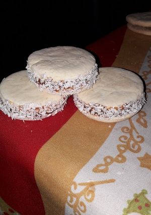 Una foto de Alfajores de maicena 💜