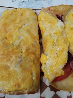 Una foto de Tortitas tipo fajitas con huevo rellenas 😜